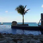 El Cantil Condo Resort
