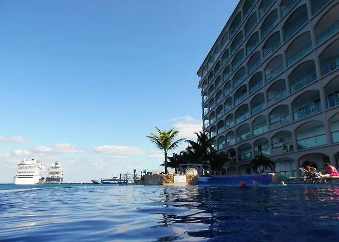 El Cantil Condo Resort