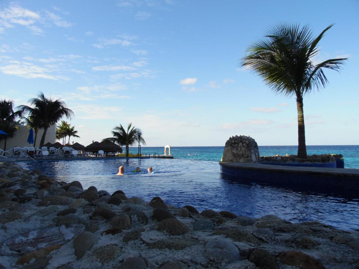 El Cantil Aparthotel *